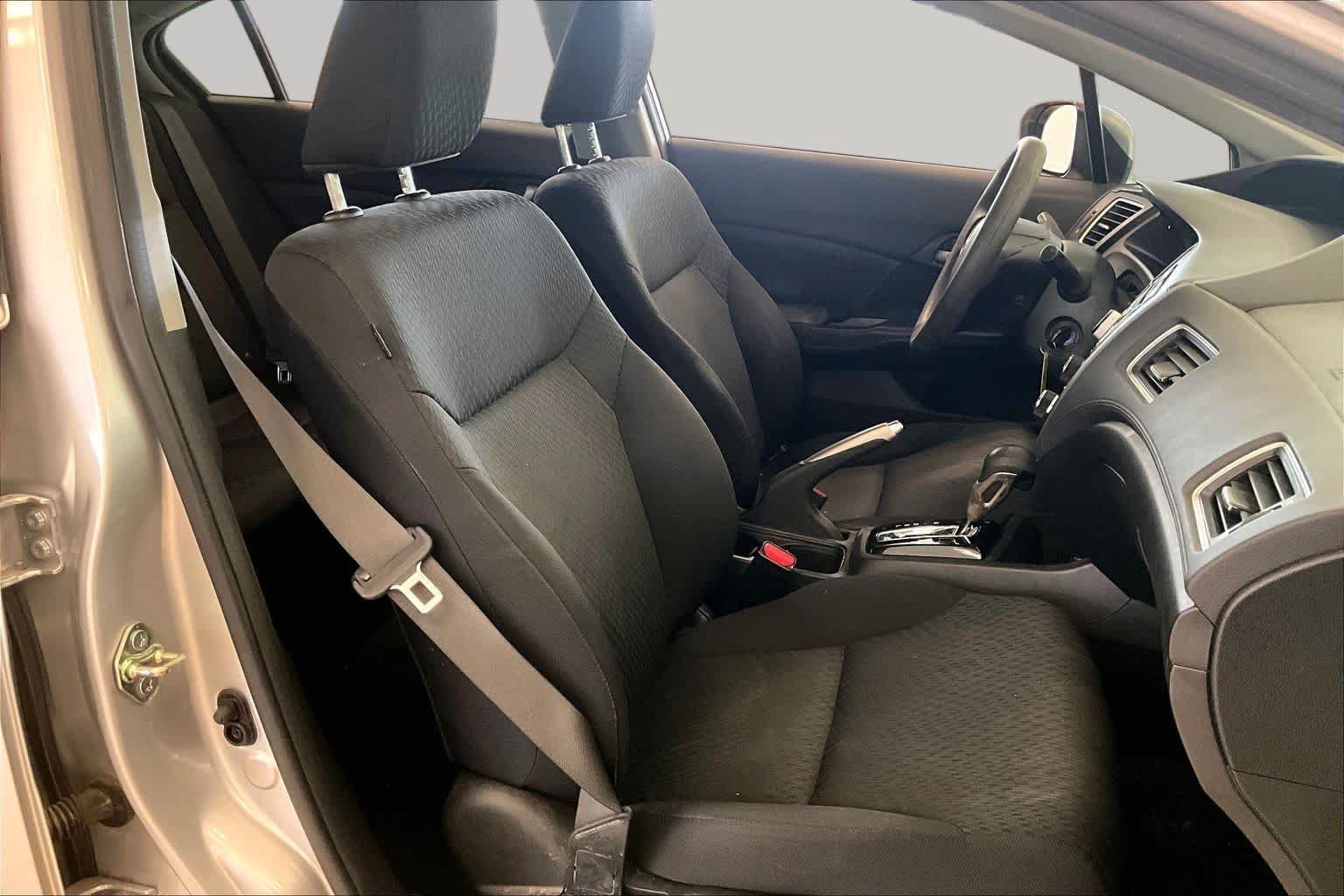 Used 2014 Alabaster Silver Metallic Honda LX image 8