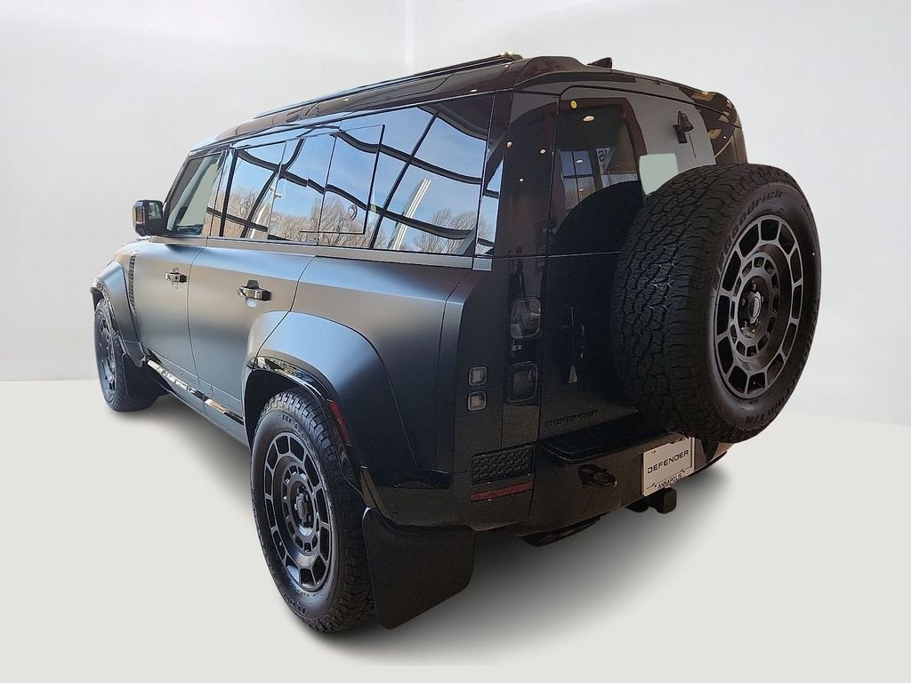 New 2026 Narvik Black Land Rover OCTA image 4