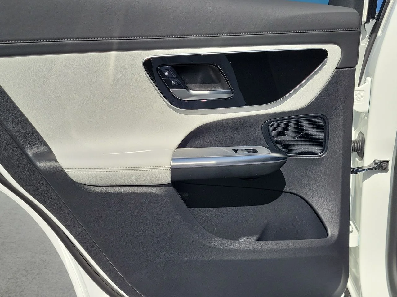 New 2027 Polar White Mercedes-Benz GLC 300 image 12