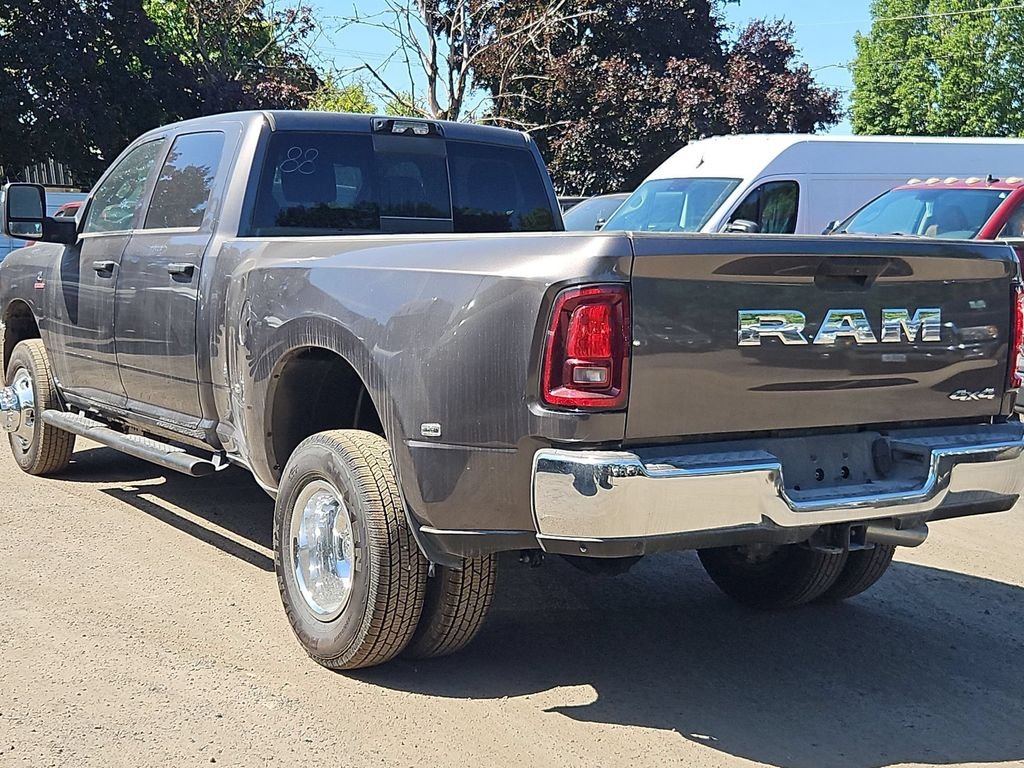 New 2026 Granite Crystal Metallic Clear-Coat Exterior Paint RAM Tradesman image 5
