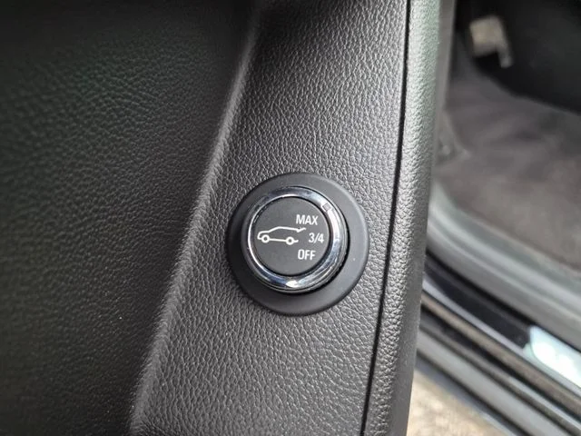 Used 2021 Black Chevrolet Premier image 17