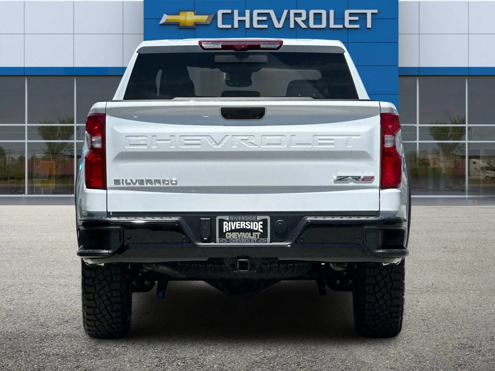 New 2026 Summit White Chevrolet ZR2 image 5