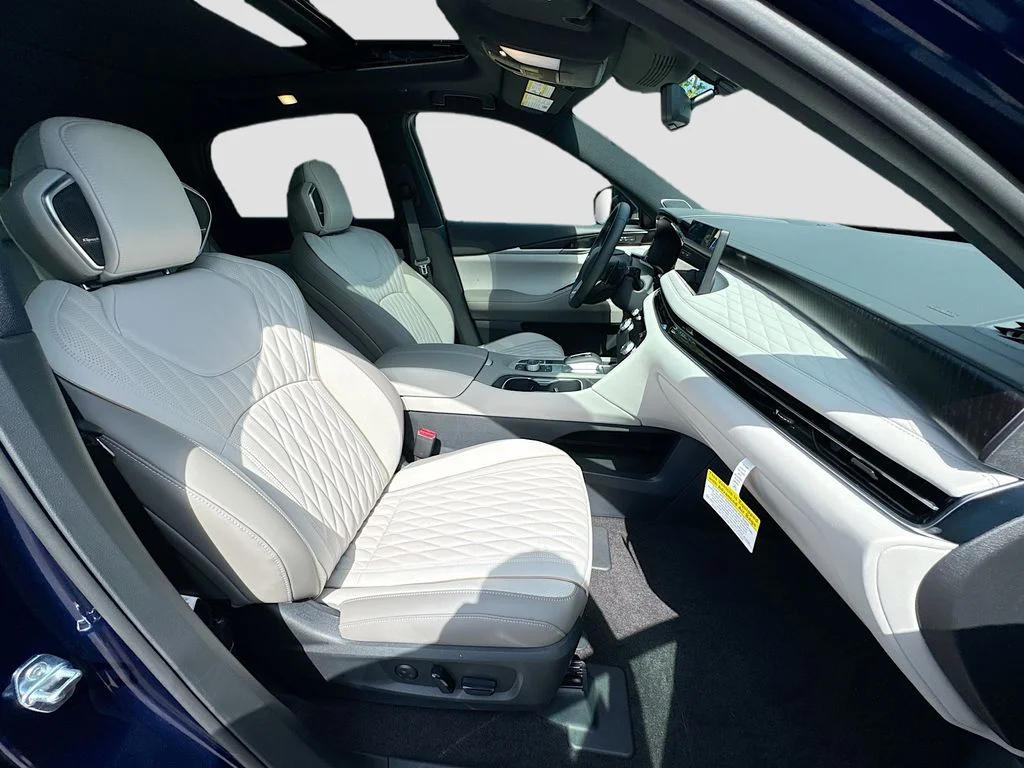 New 2027 GRAND BLUE INFINITI Autograph AWD image 30
