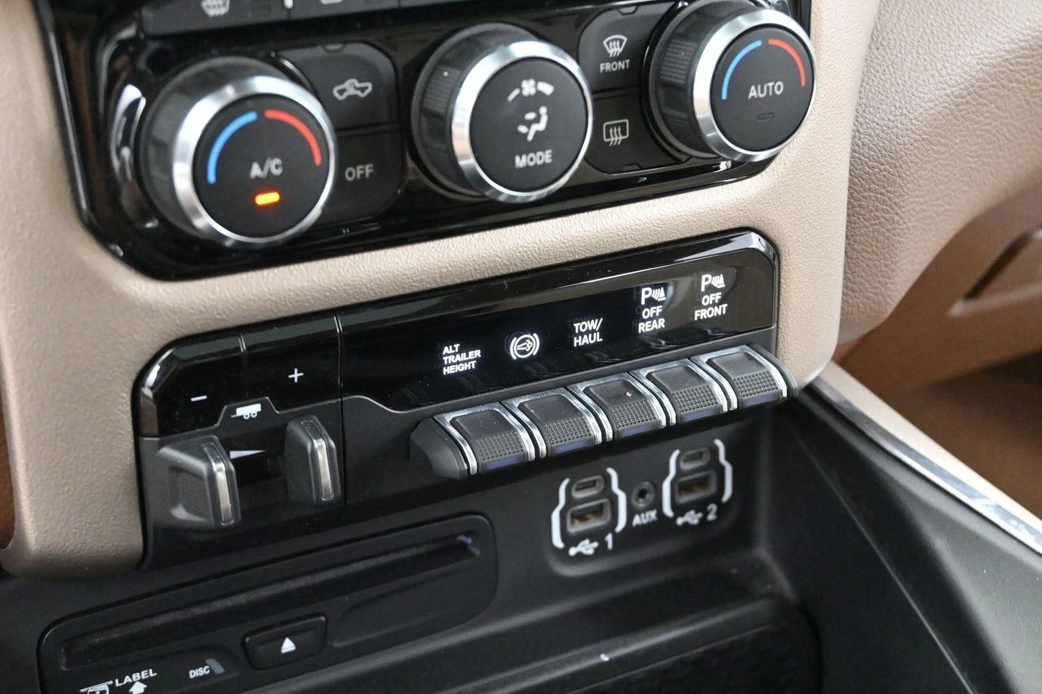 Used 2019 Black Forest Green Pearlcoat Ram Laramie image 21