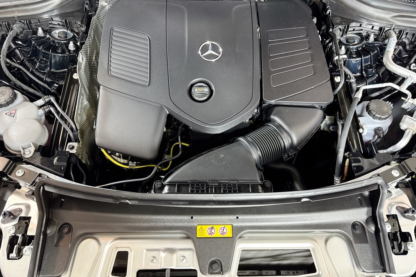 New 2026 Black Mercedes-Benz GLC 300 image 28