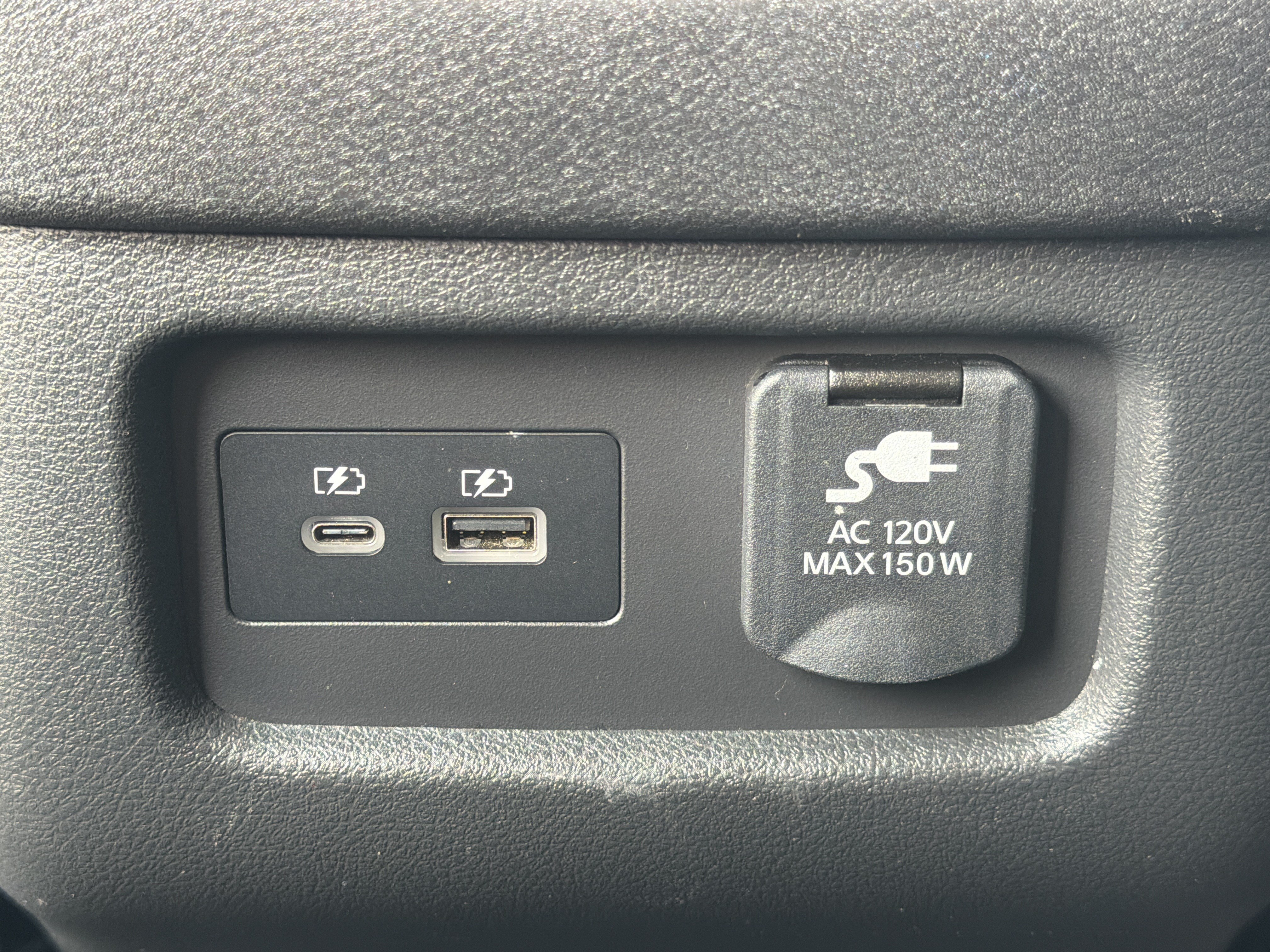 Used 2023 Super Black Nissan Platinum image 22