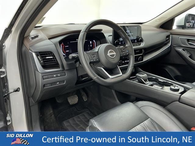 Certified Used 2022 Brilliant Silver Metallic Nissan Platinum image 16
