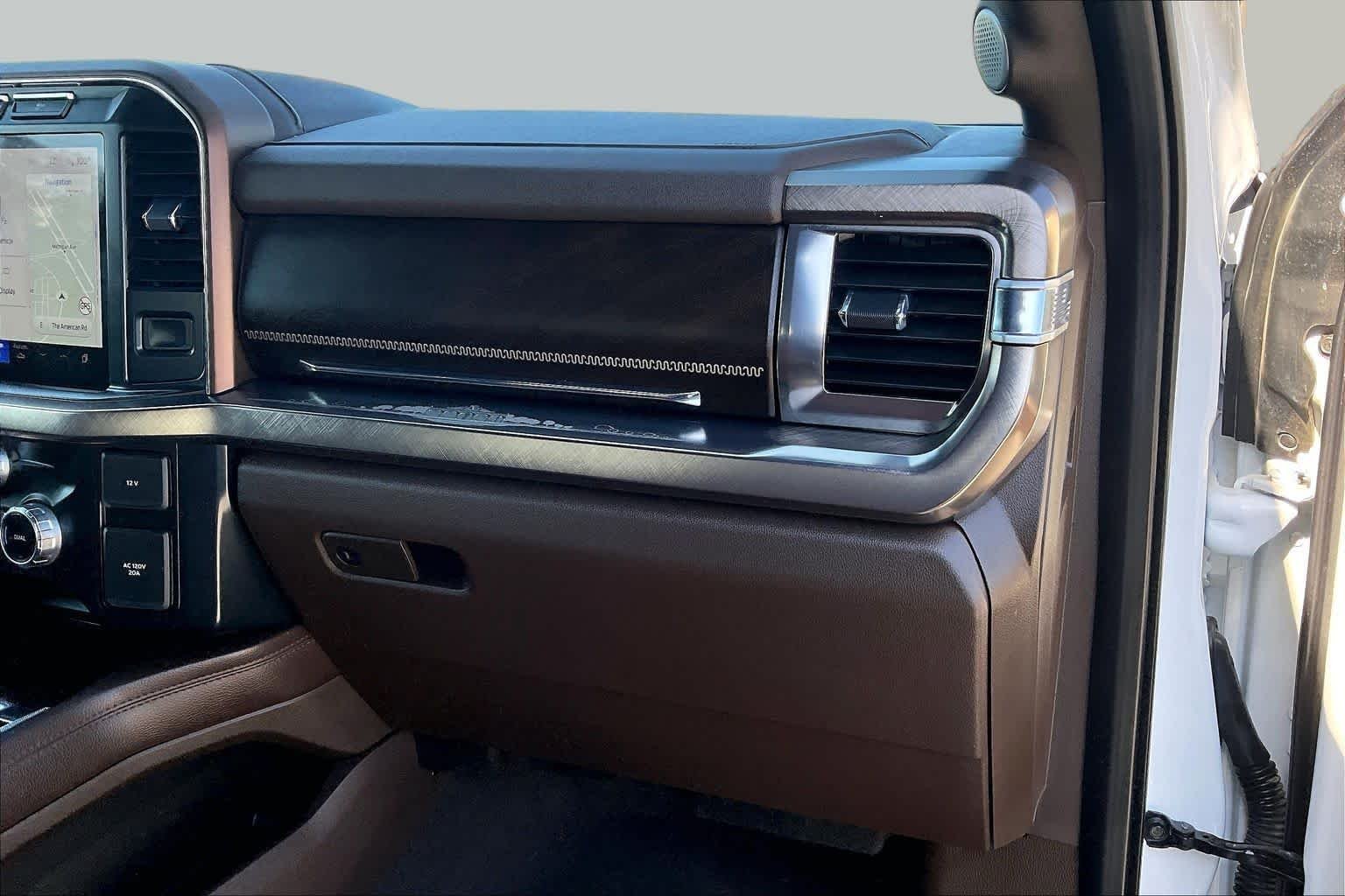 Used 2023 Star White Metallic Tri-Coat/Stone Gray Ford King Ranch image 17