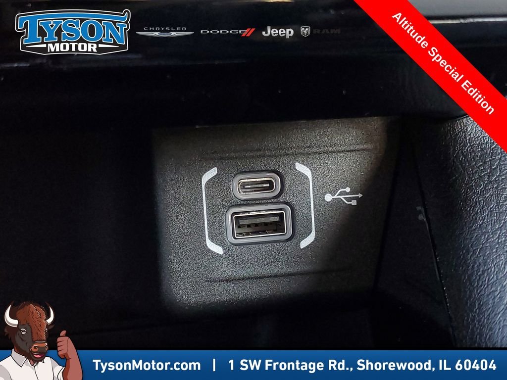 New 2026 Hydro Blue Pearlcoat Jeep Latitude image 30