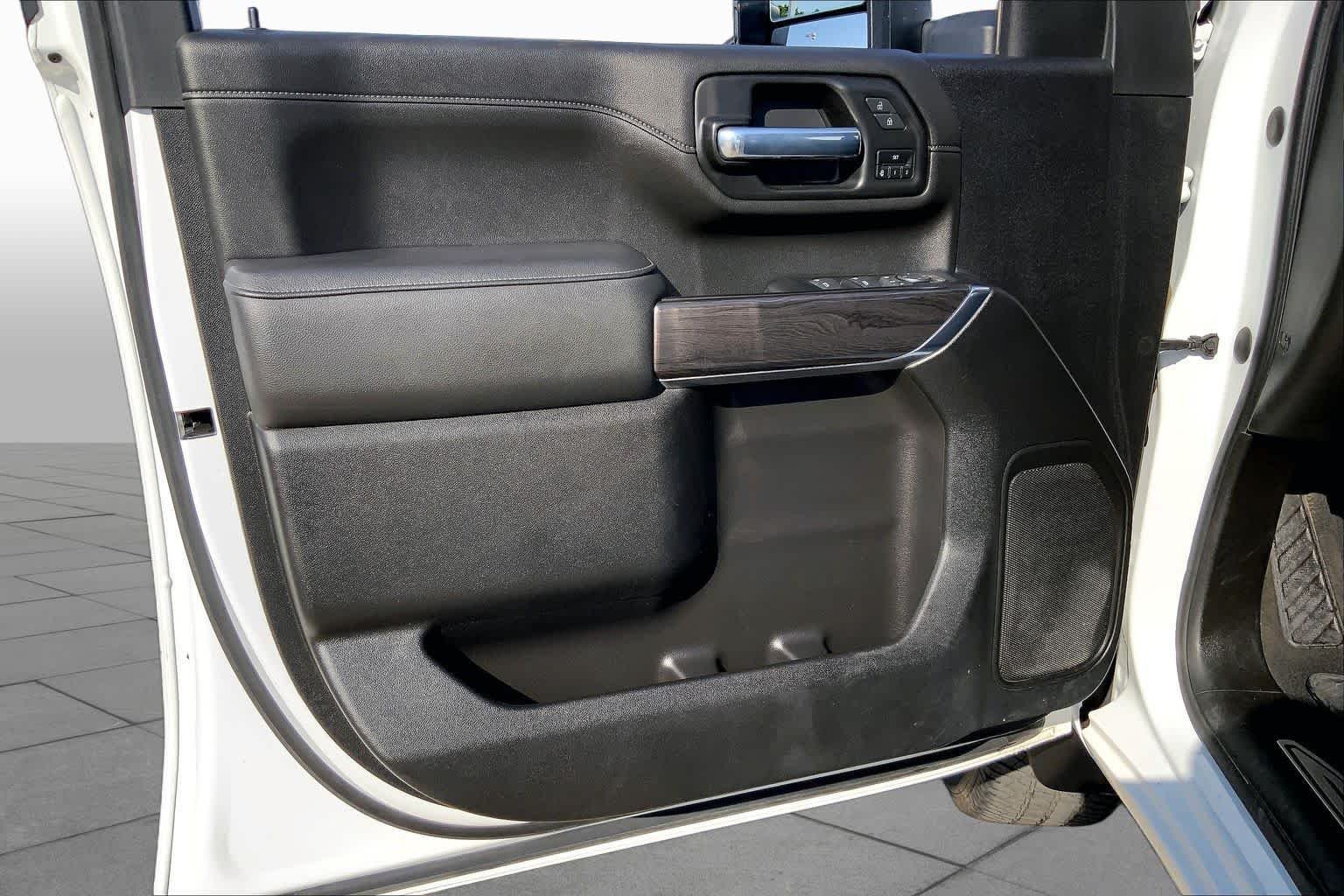 Used 2021 Summit White Chevrolet LTZ image 38