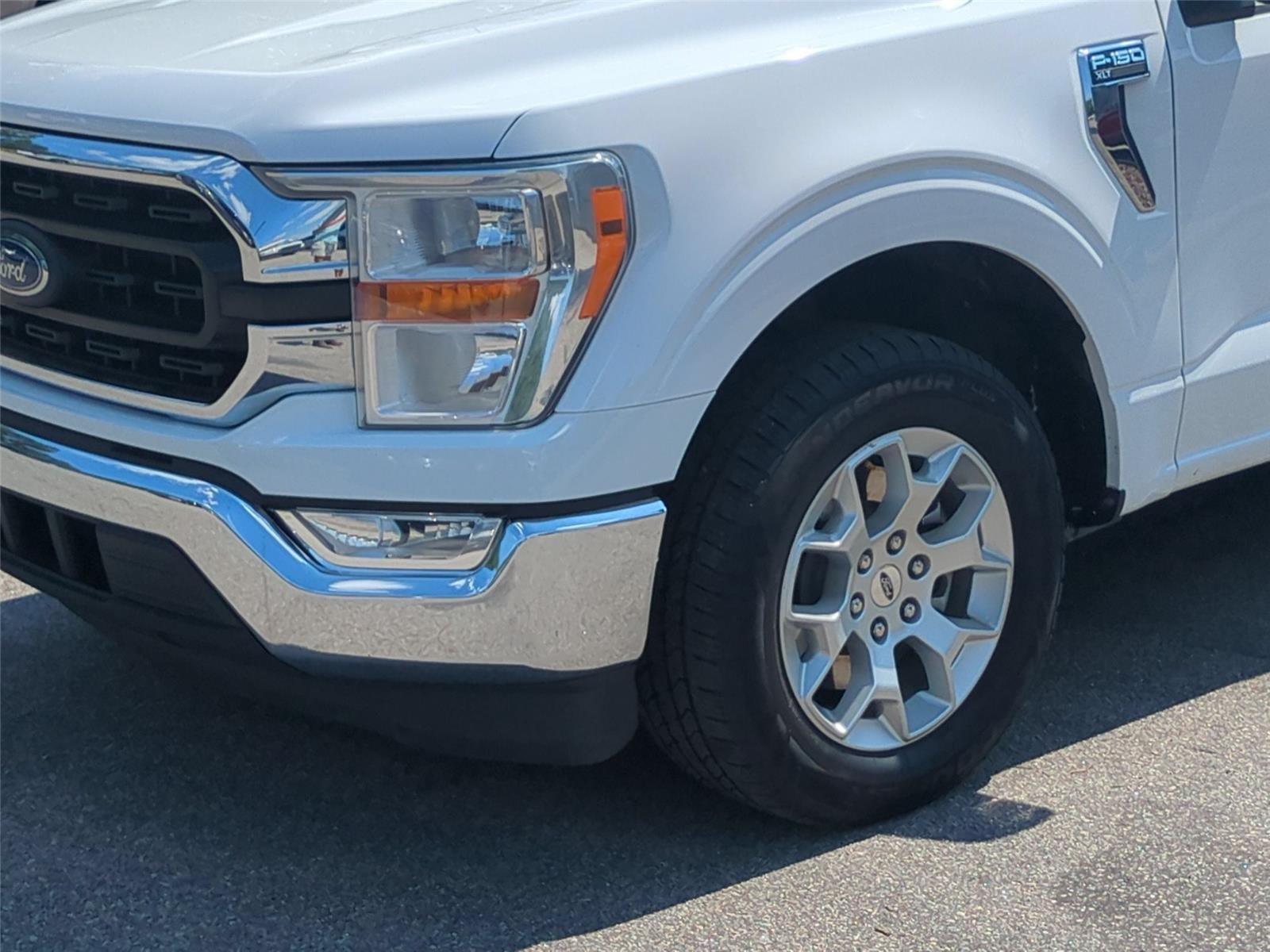 Used 2022 Oxford White Ford XLT image 9