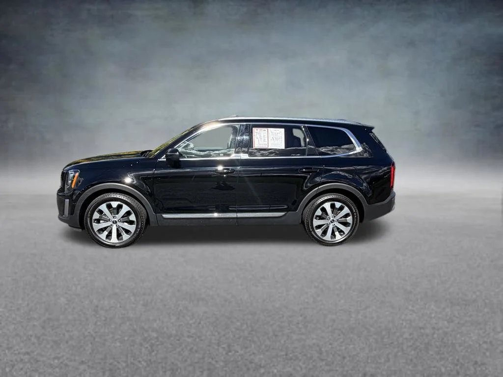Used 2022 Black Kia EX image 2