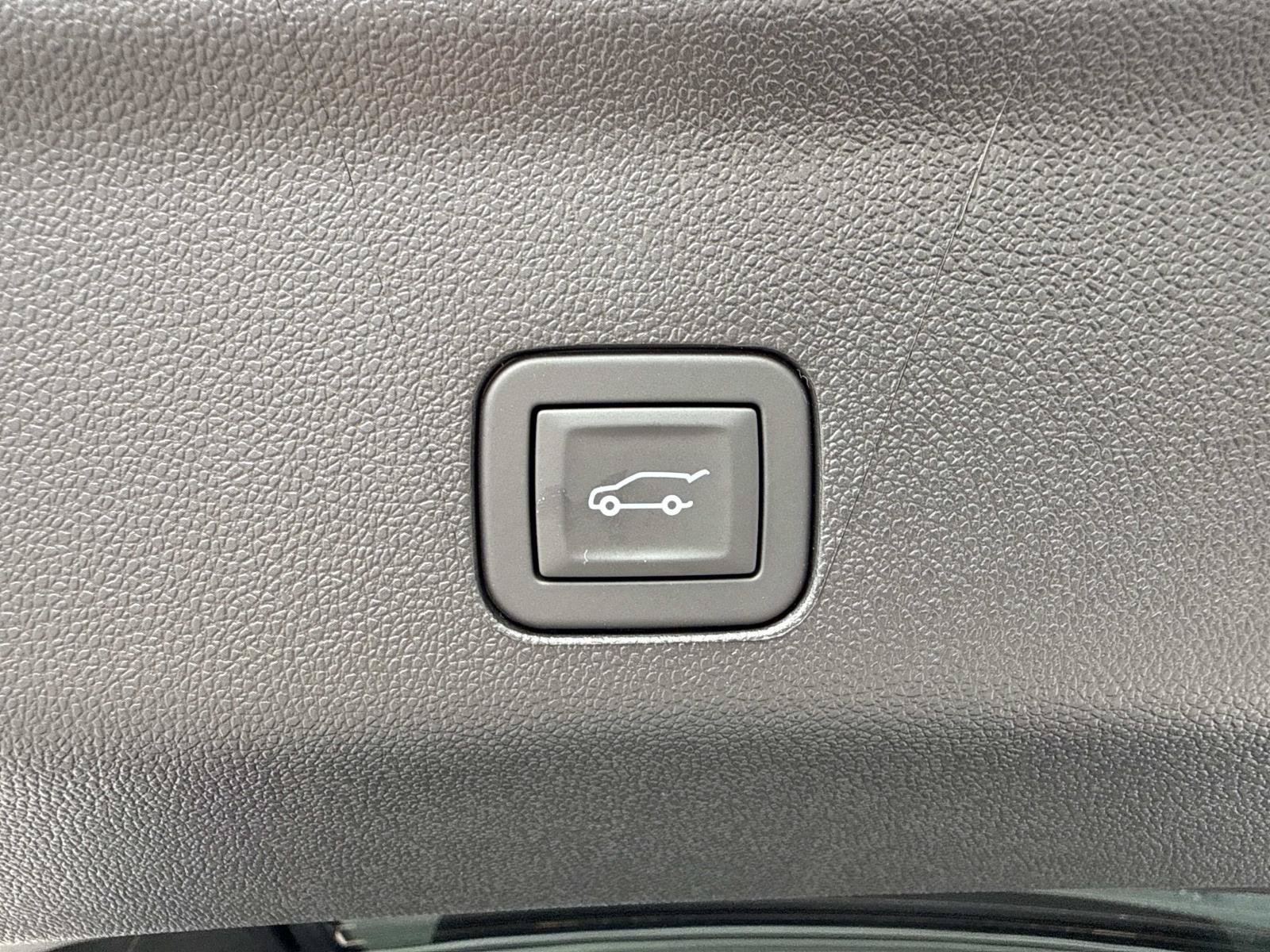 2026 Chevrolet Suburban High Country - Photo 35