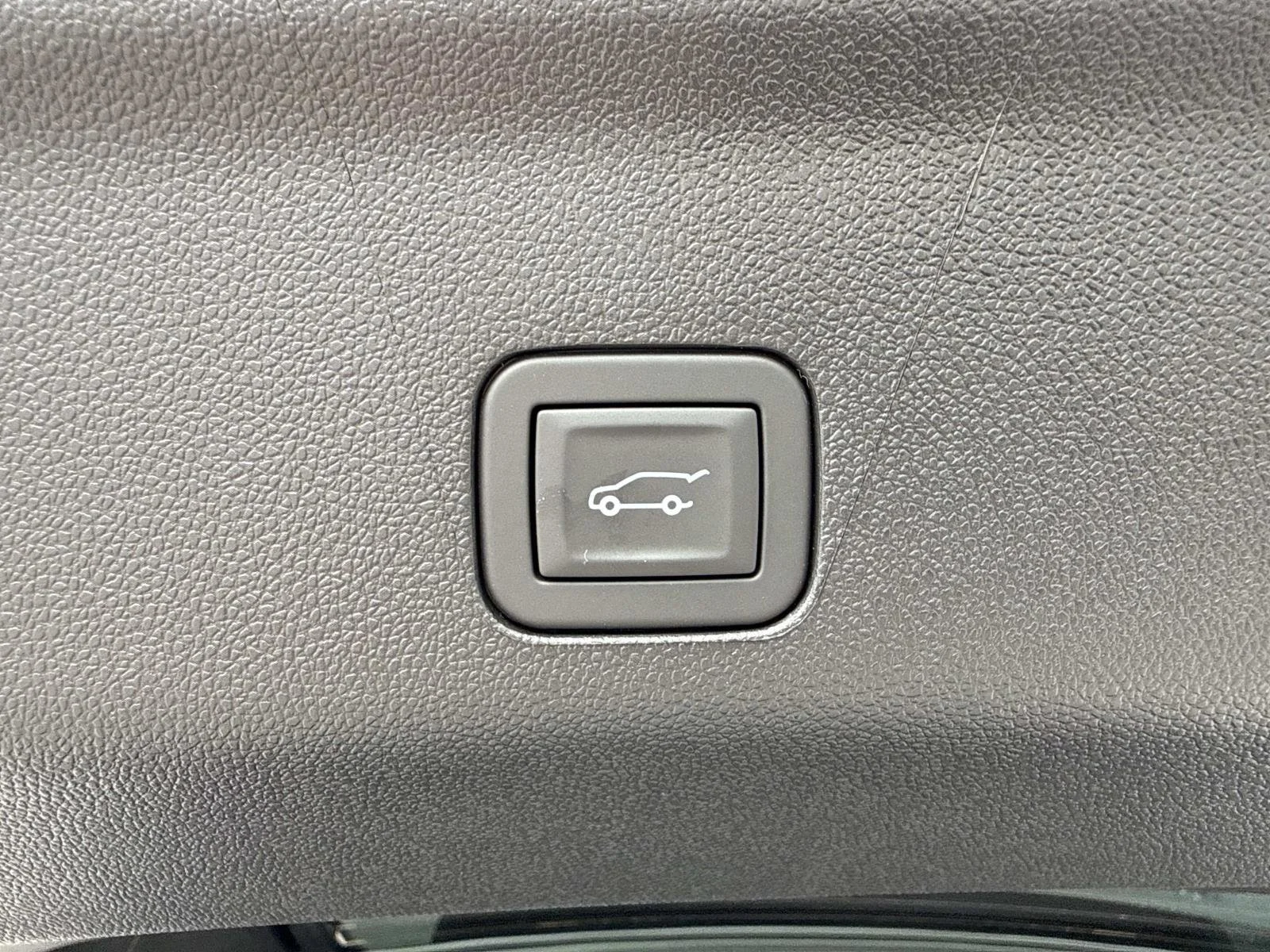 2026 Chevrolet Suburban High Country - Photo 35