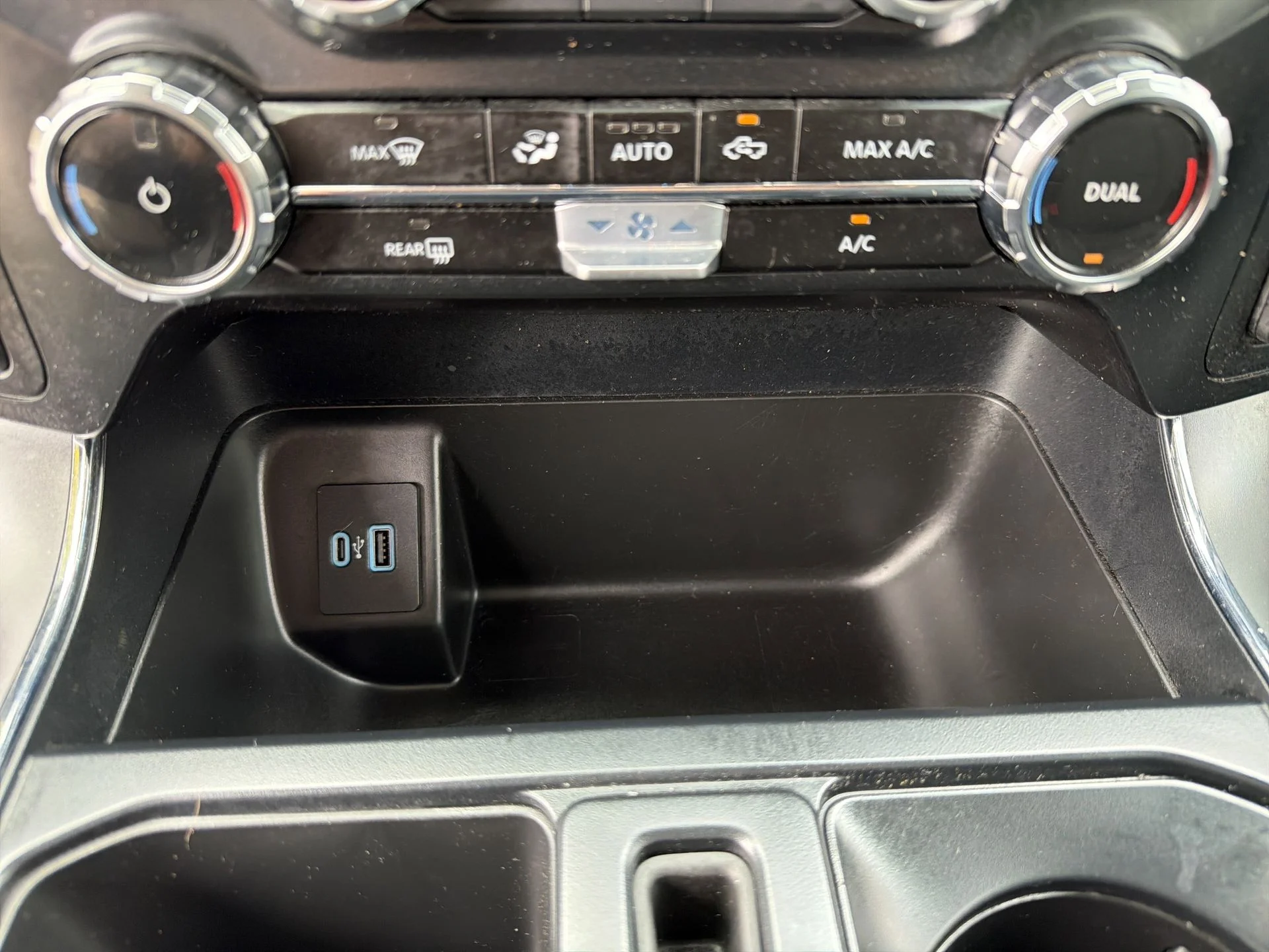 Used 2024 Black Metallic Ford XLT image 12