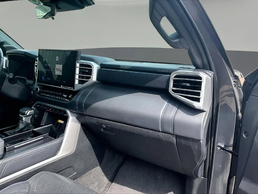 2024 Toyota Sequoia Platinum - Photo 29