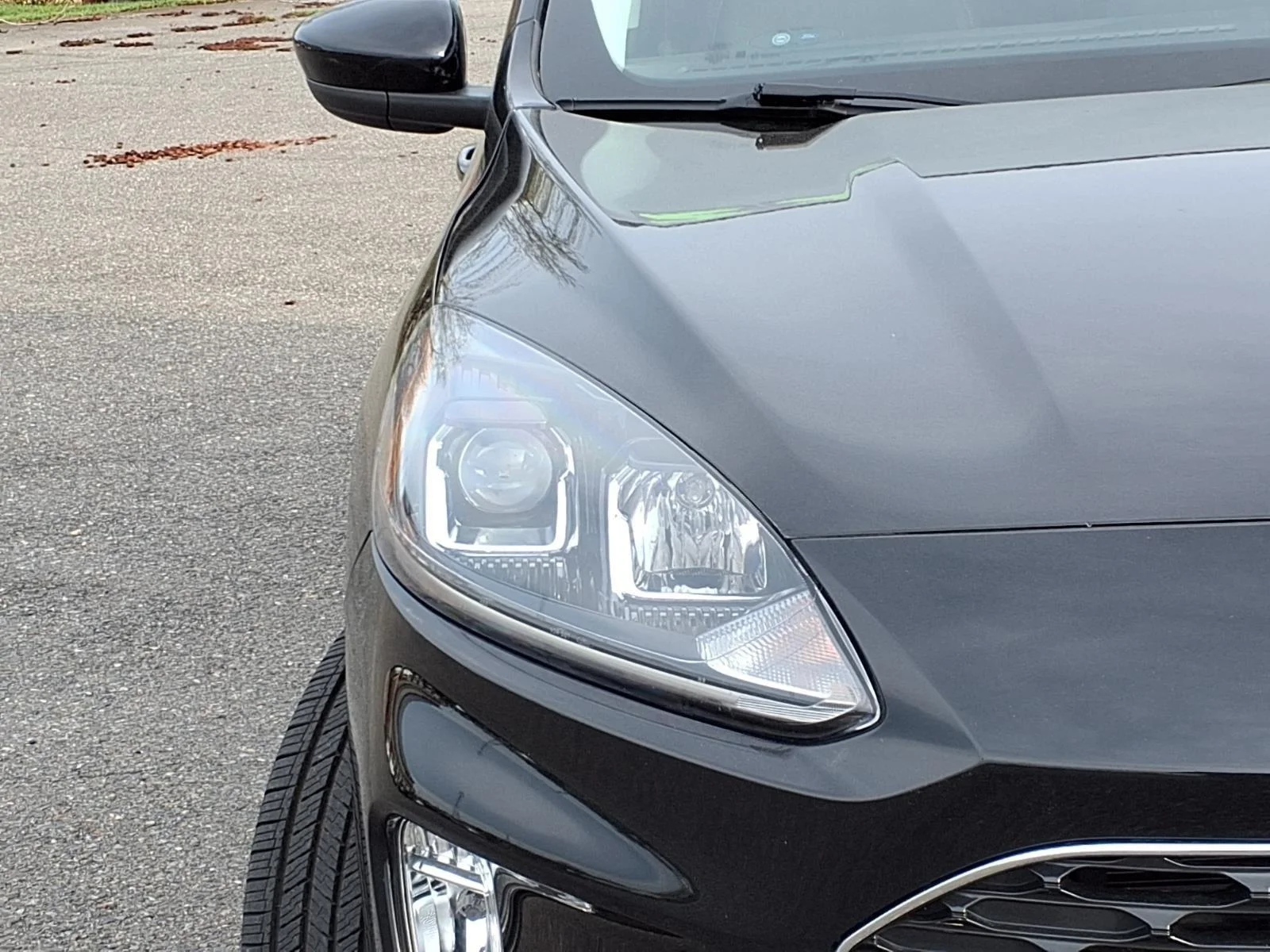 Used 2022 Agate Black Metallic Ford SEL Plug-In Hybrid image 14