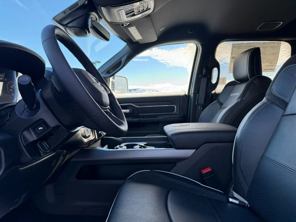 2026 RAM 3500 Laramie - Photo 15