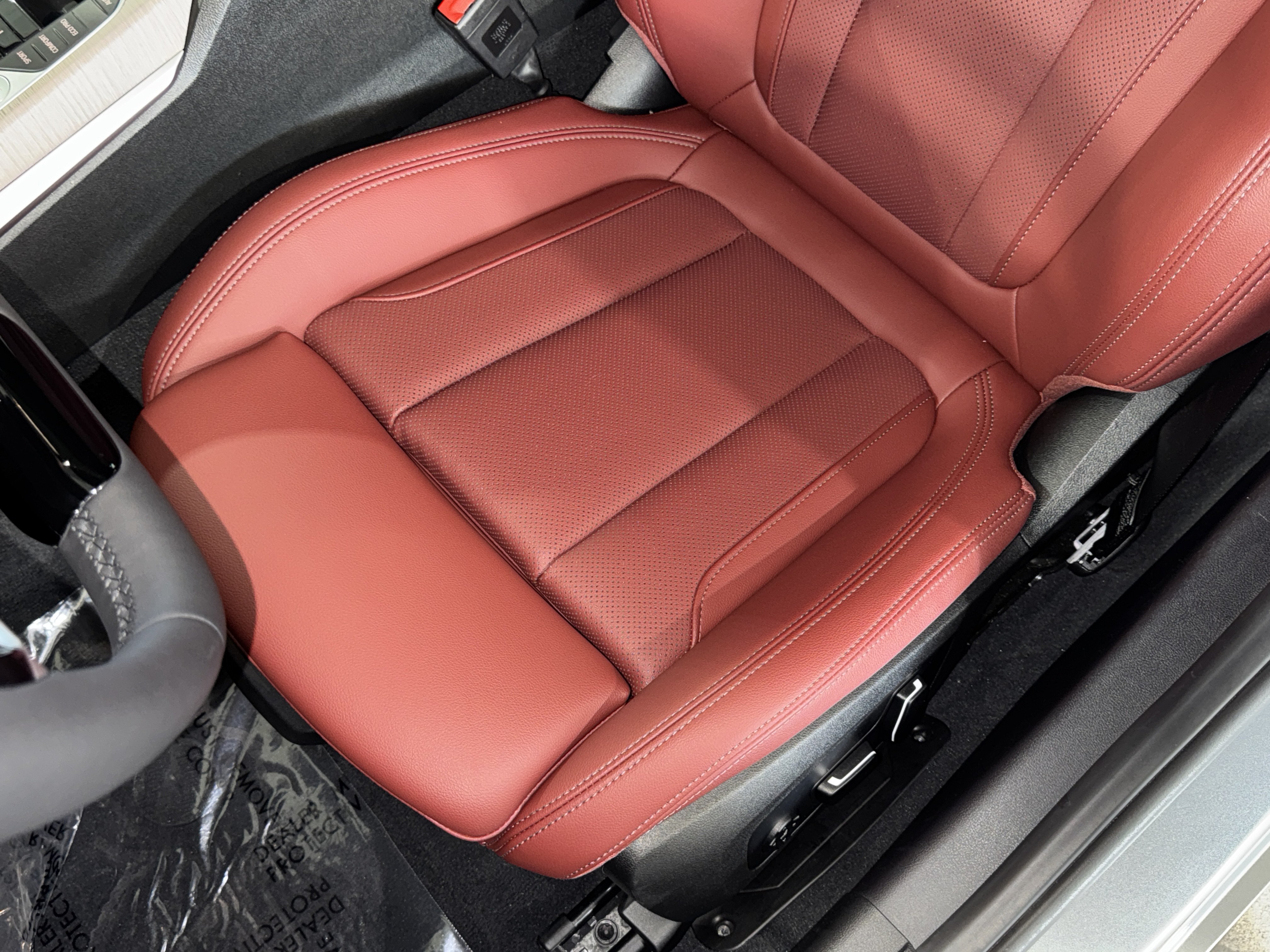 Used 2025 Skyscraper Grey Metallic BMW 330i image 34