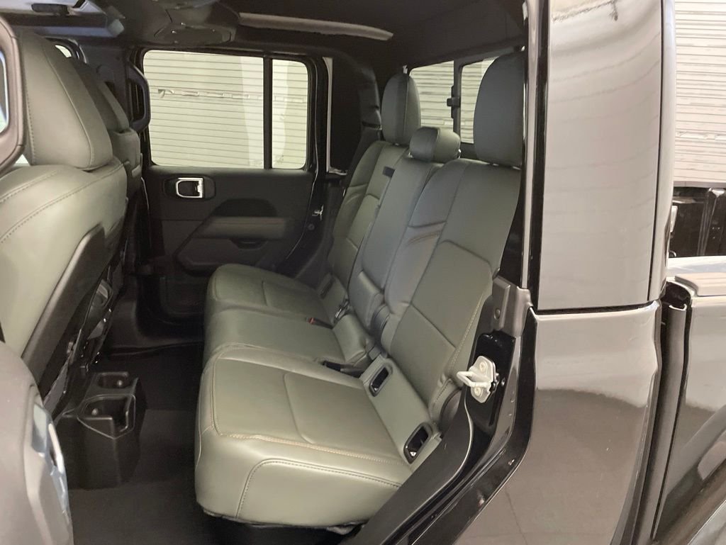 New 2026 Black Clear-Coat Exterior Paint Jeep Mojave X image 17