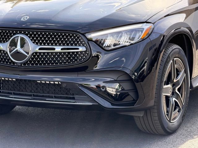 New 2026 Black Mercedes-Benz GLC 300 image 2