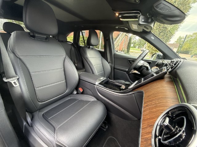 Used 2026 Black Mercedes-Benz GLC 300 image 15
