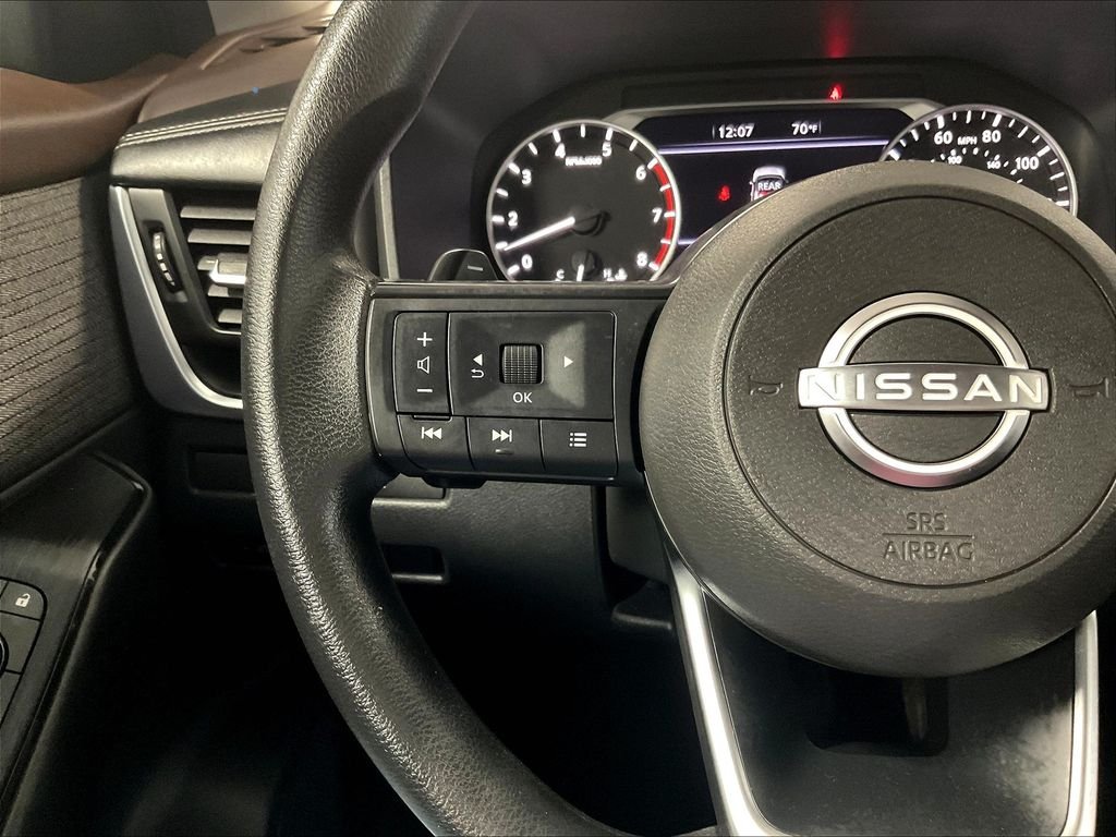 Used 2023 White Nissan S image 22