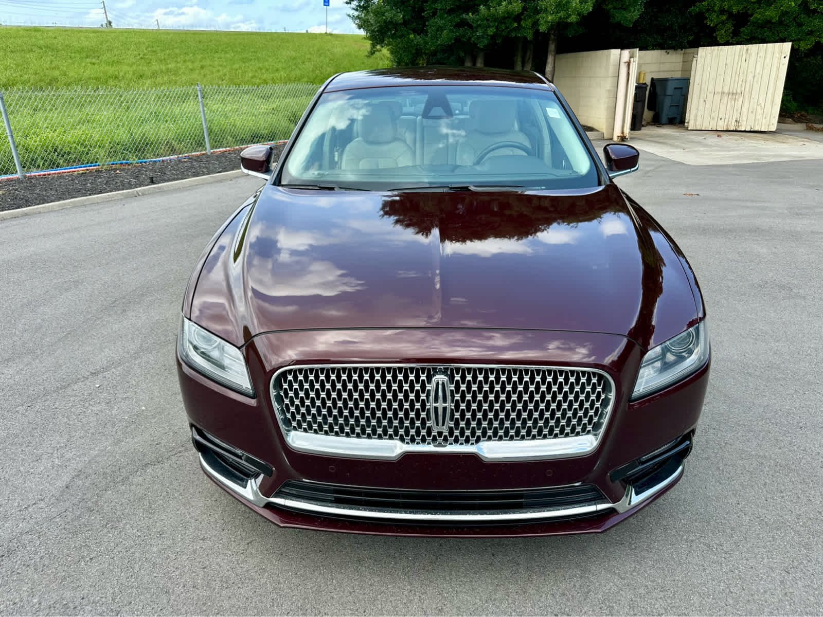 Used 2019 Burgundy Velvet Tinted Clearcoat Lincoln Select image 2