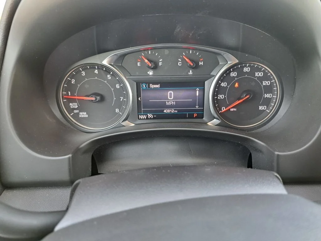 Used 2023 Silver GMC SLE image 12