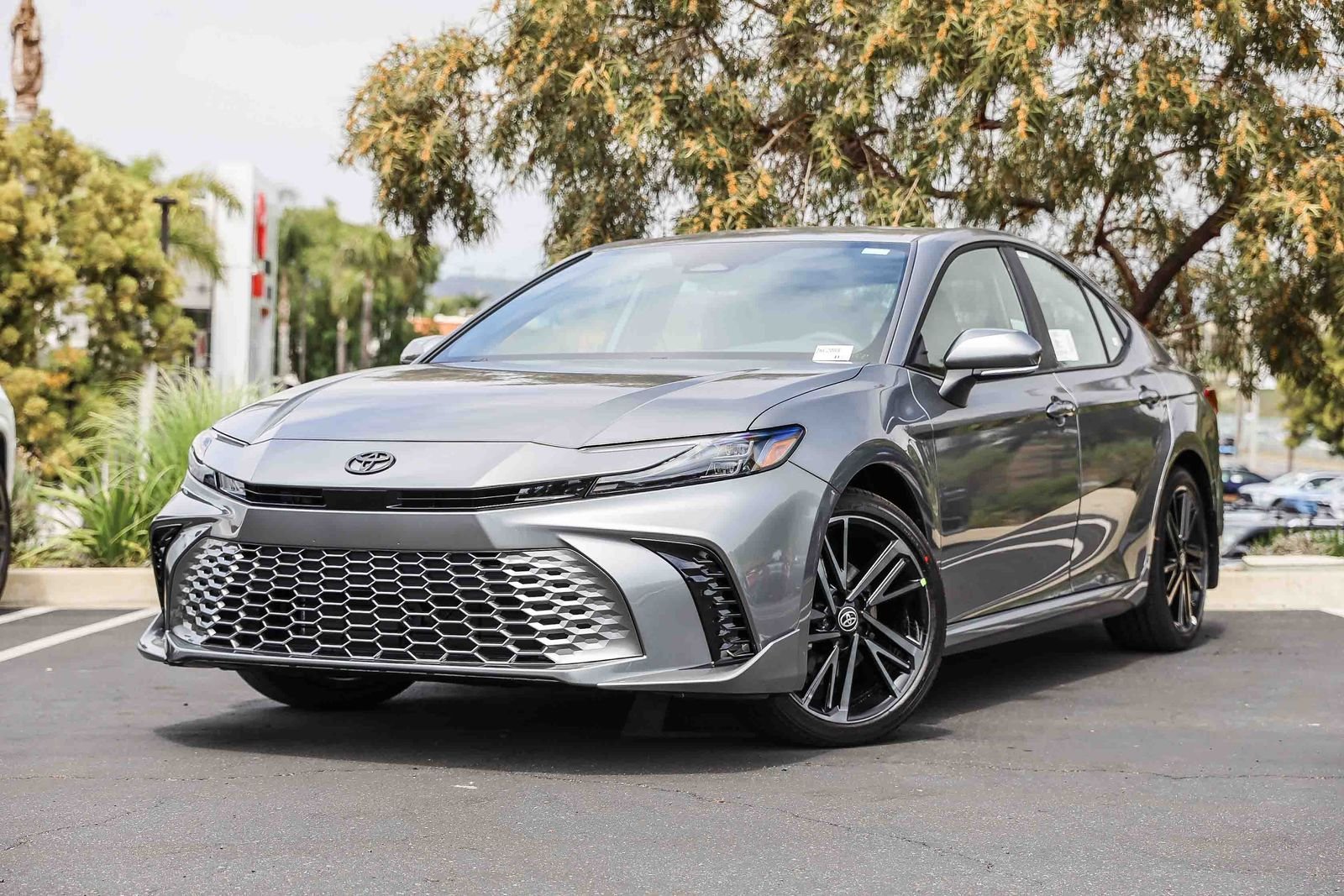 2026 Toyota Camry XSE Hybrid's photo
