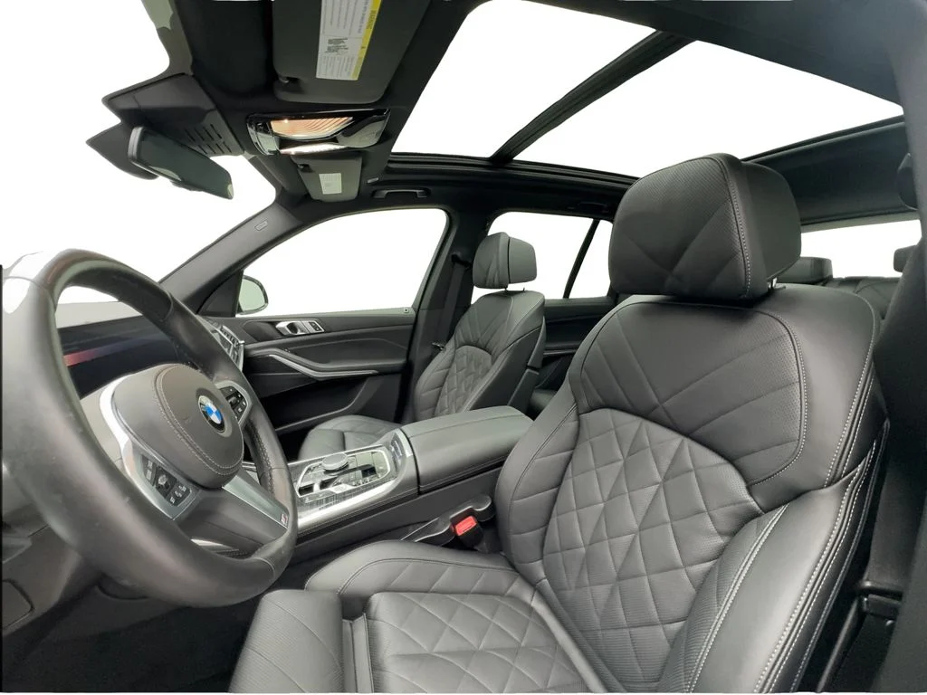 Used 2025 Black BMW sDrive40i image 19