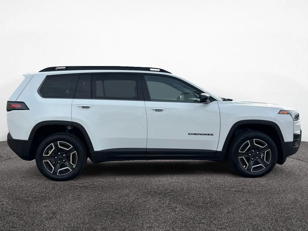 New 2026 Bright White Clear-Coat Exterior Paint Jeep Limited image 6