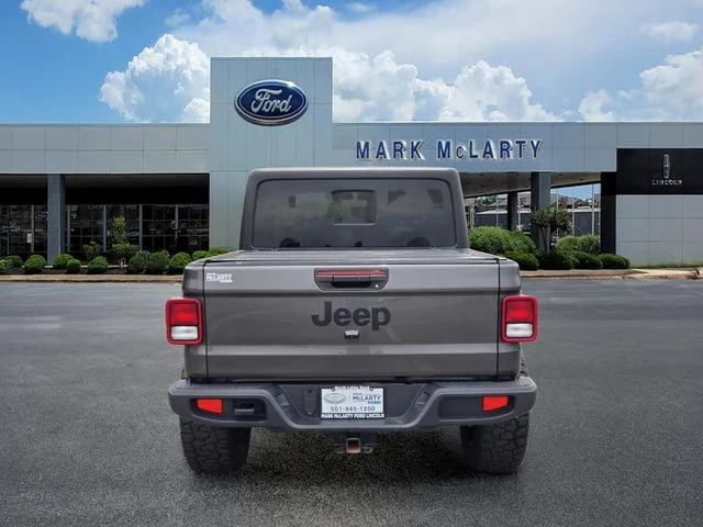 Used 2022 Gray Jeep Sport image 4