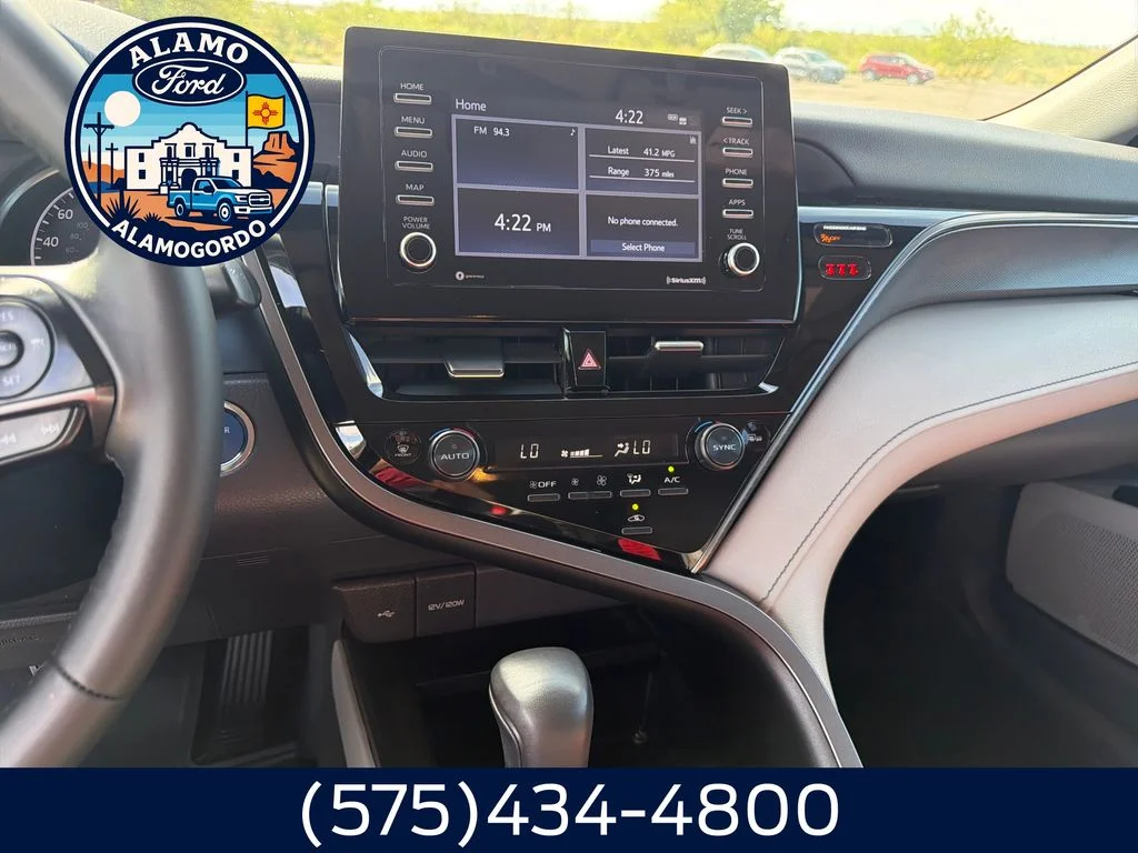 Used 2024 Ice Toyota SE image 17