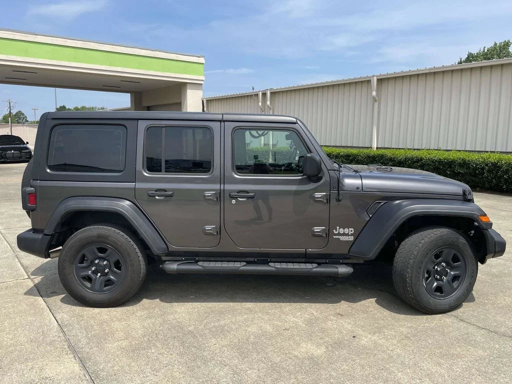 Certified Used 2018 Granite Crystal Clearcoat Metallic Jeep Unlimited Sport image 2