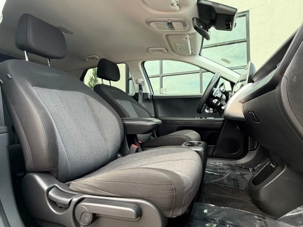 Used 2024 White Hyundai SEL image 20
