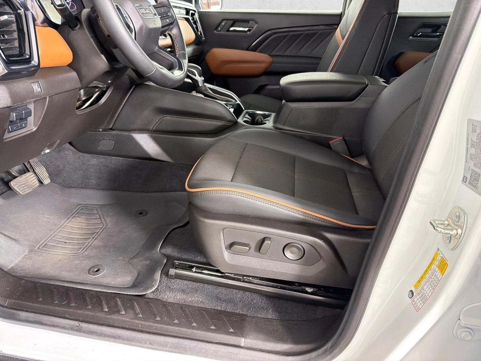 Used 2025 Summit White GMC 4WD AT4 image 10