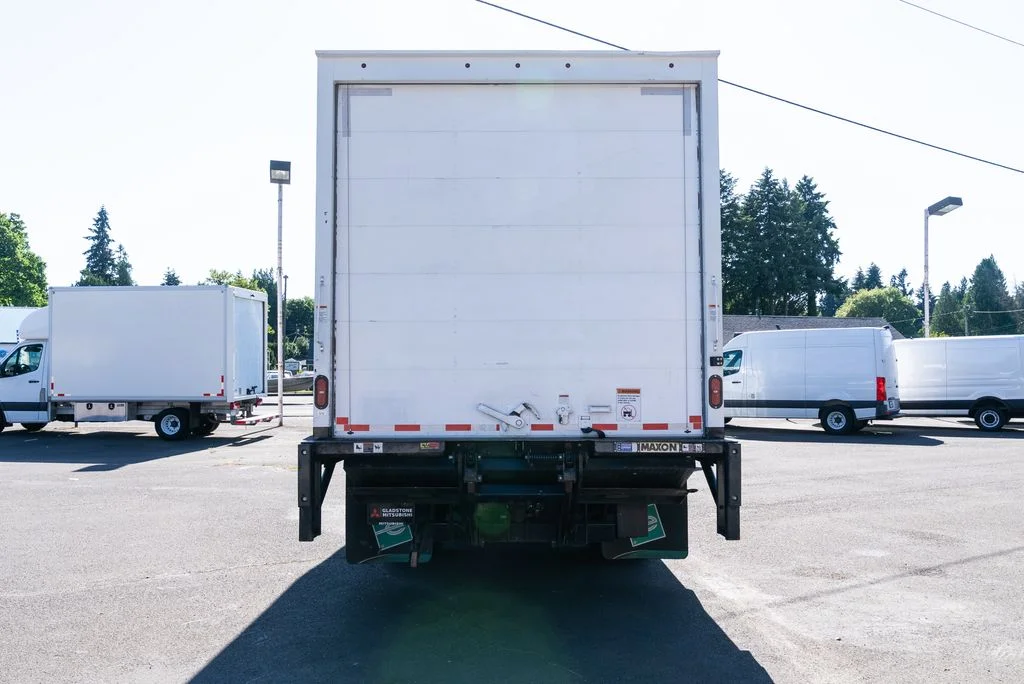 Used 2023  Isuzu  image 6