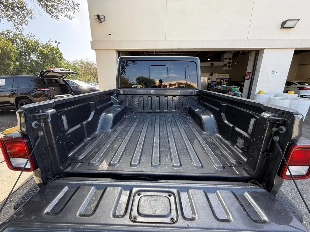 Used 2023 Gray Jeep Overland image 19