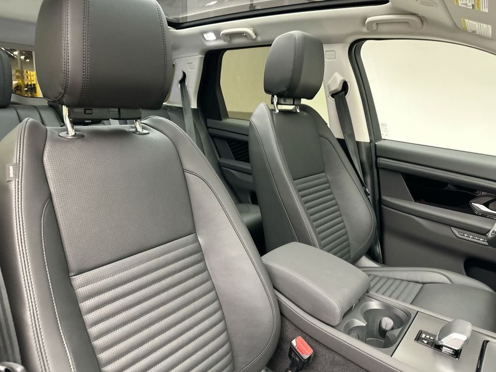 Used 2025 Santorini Black Metallic Land Rover S image 4