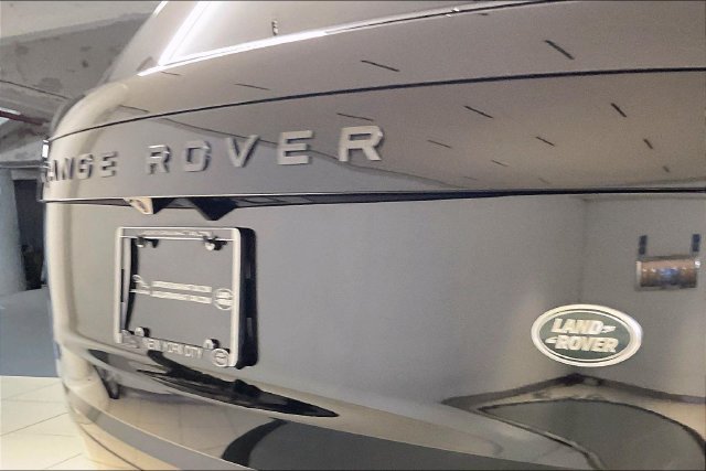 Used 2023 Santorini Black Metallic Land Rover Autobiography image 7