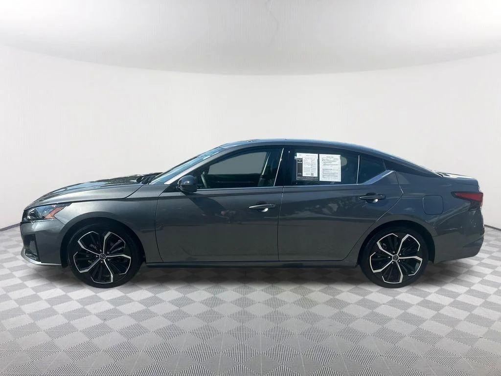 Used 2025 Gray Nissan 2.5 SR image 8