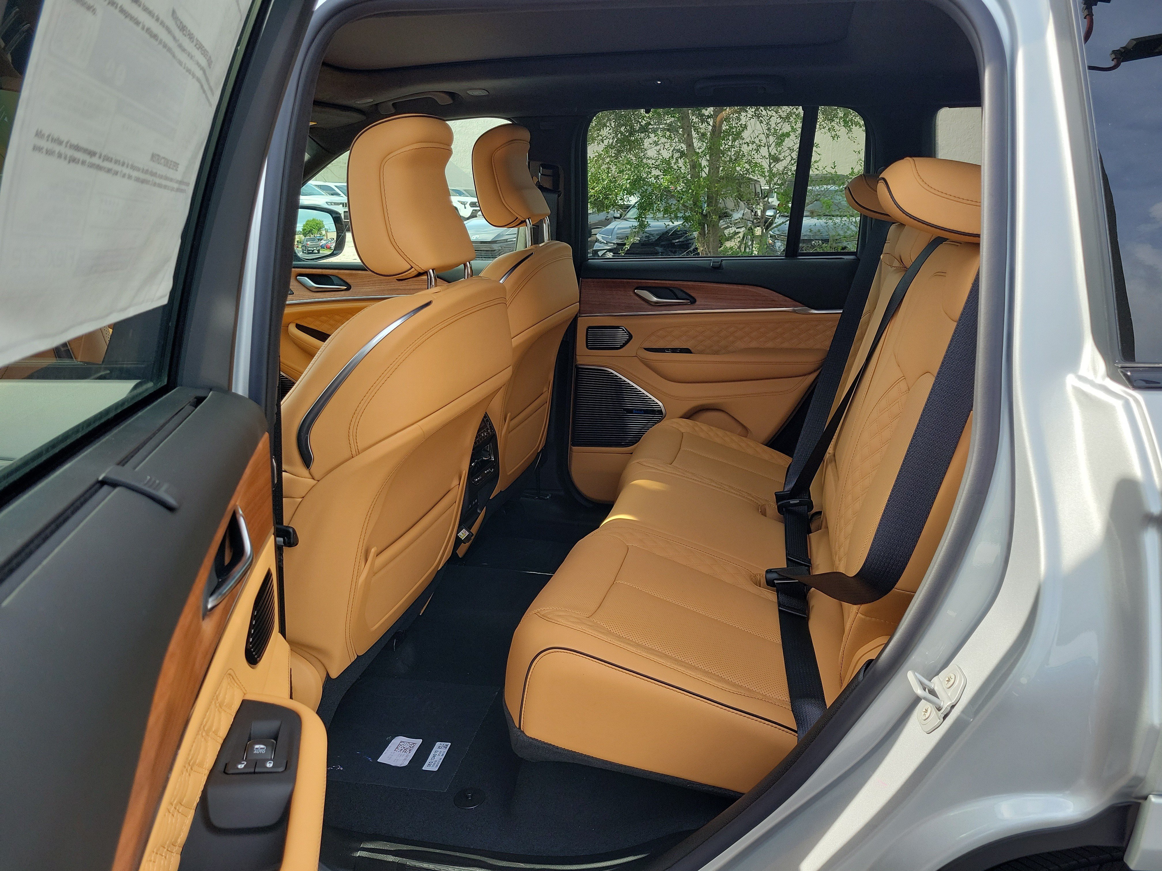 New 2026 Silver Zynith Exterior Paint Jeep Summit image 12