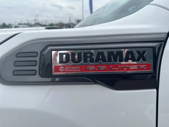 Used 2024 White GMC AT4 image 53