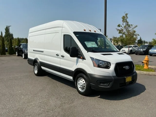 New 2026 Oxford White Ford Base image 3
