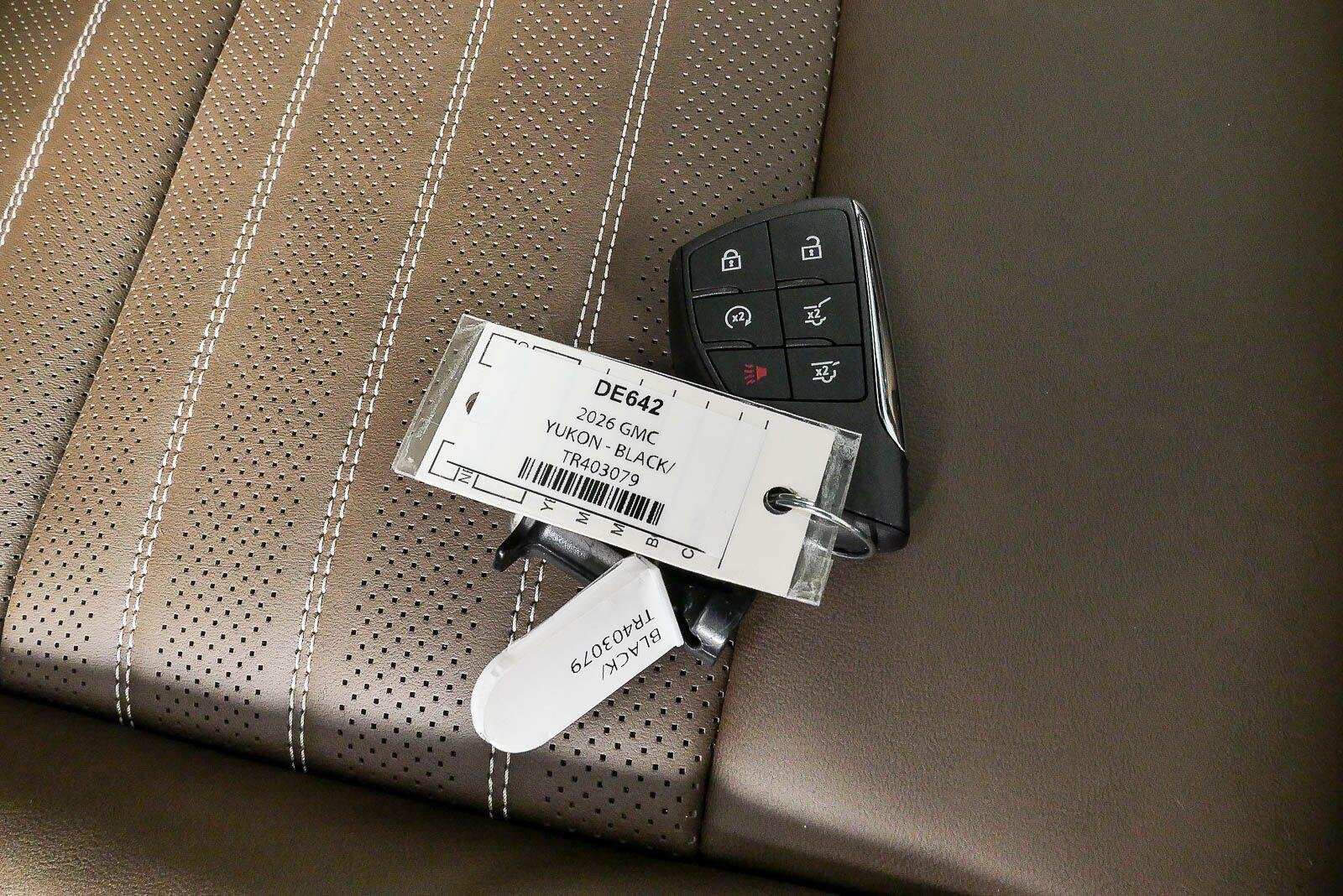 2026 GMC Yukon Denali Ultimate - Photo 27