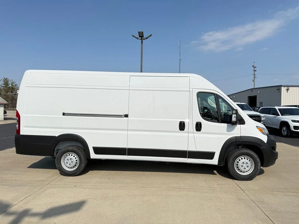 New 2026 Bright White Clear-Coat Exterior Paint RAM High Roof image 8