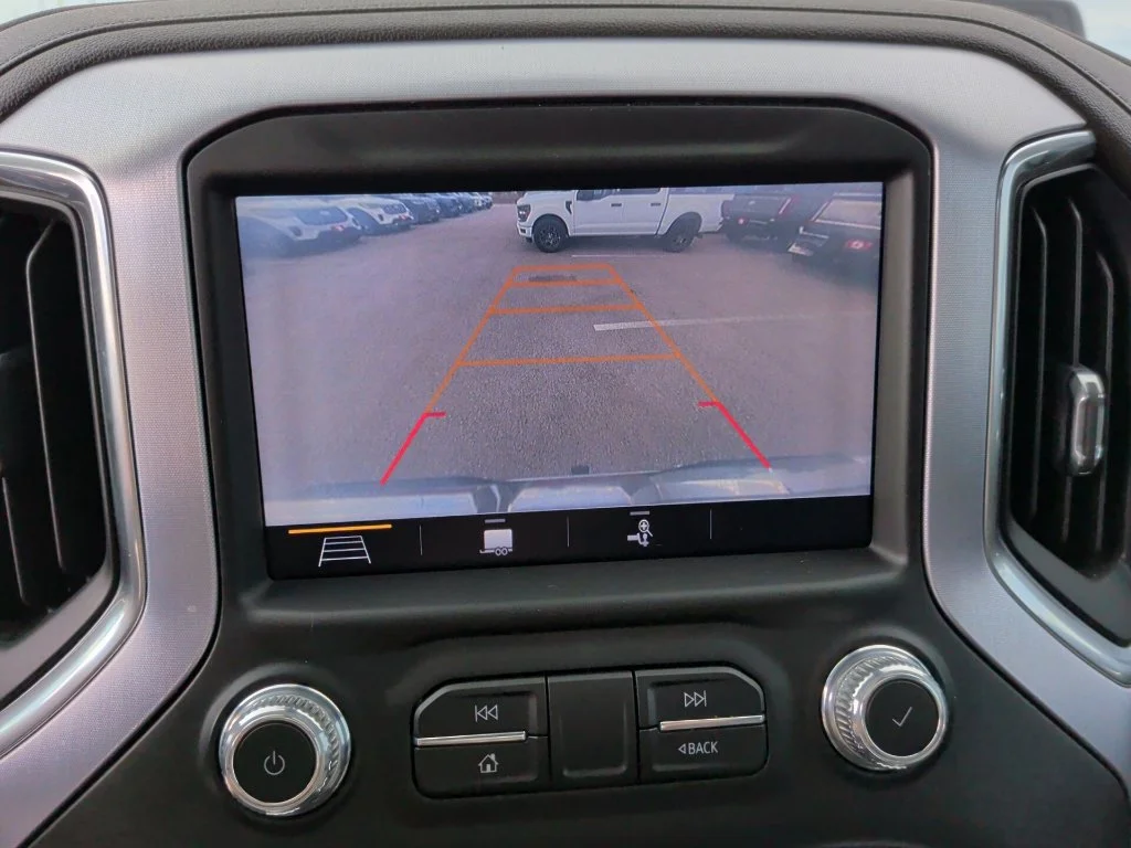 Used 2019 White GMC SLT image 27