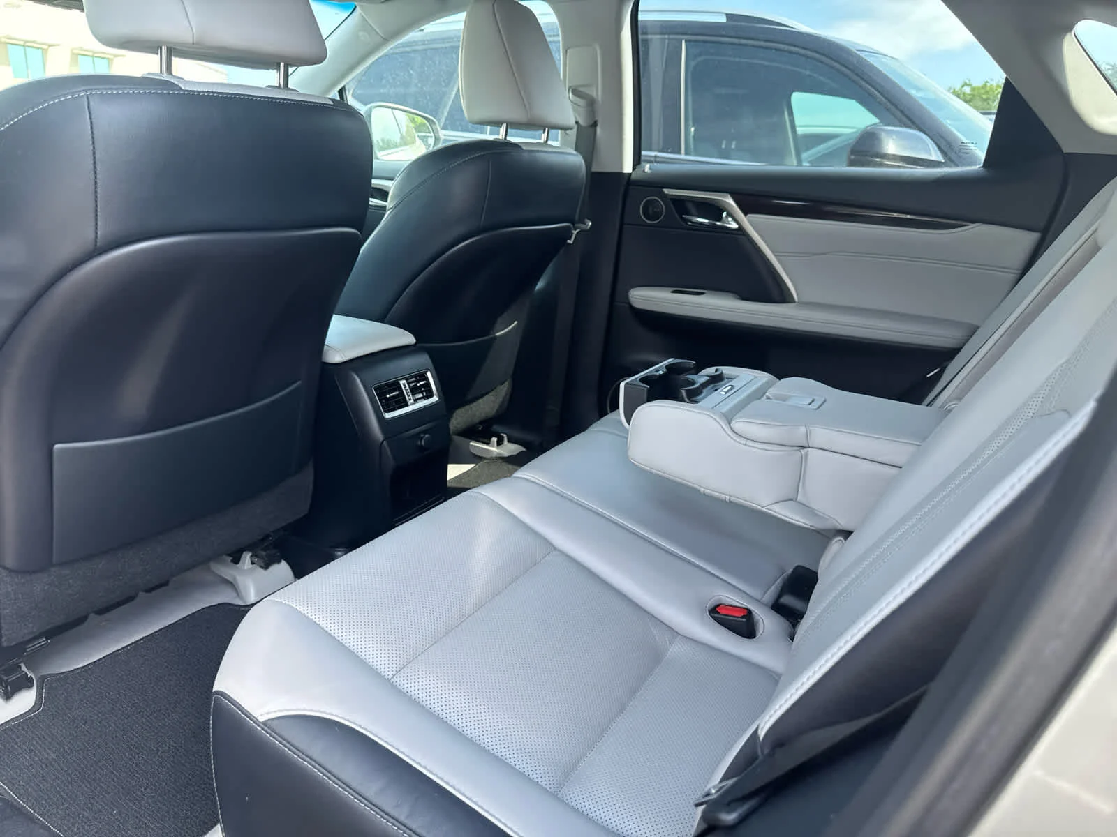 Certified Used 2019 Atomic Silver Lexus  image 17