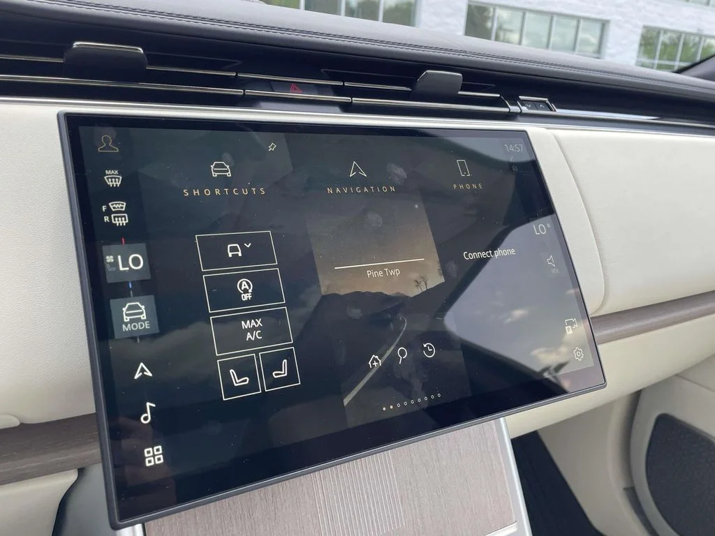 New 2026 Ostuni Pearl White Land Rover Autobiography image 27